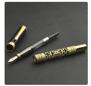 Premium metal luxury fountain pen (Color: Gold)